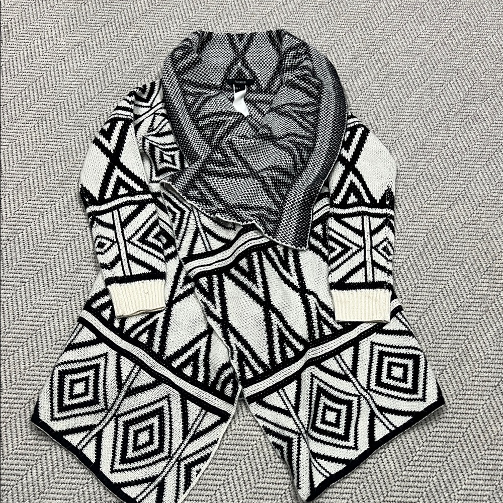 Forever 21 Black and White Geometric Cardigan